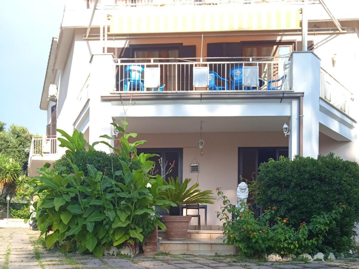 I Tre Leoni Affittacamere Civitavecchia Εξωτερικό φωτογραφία